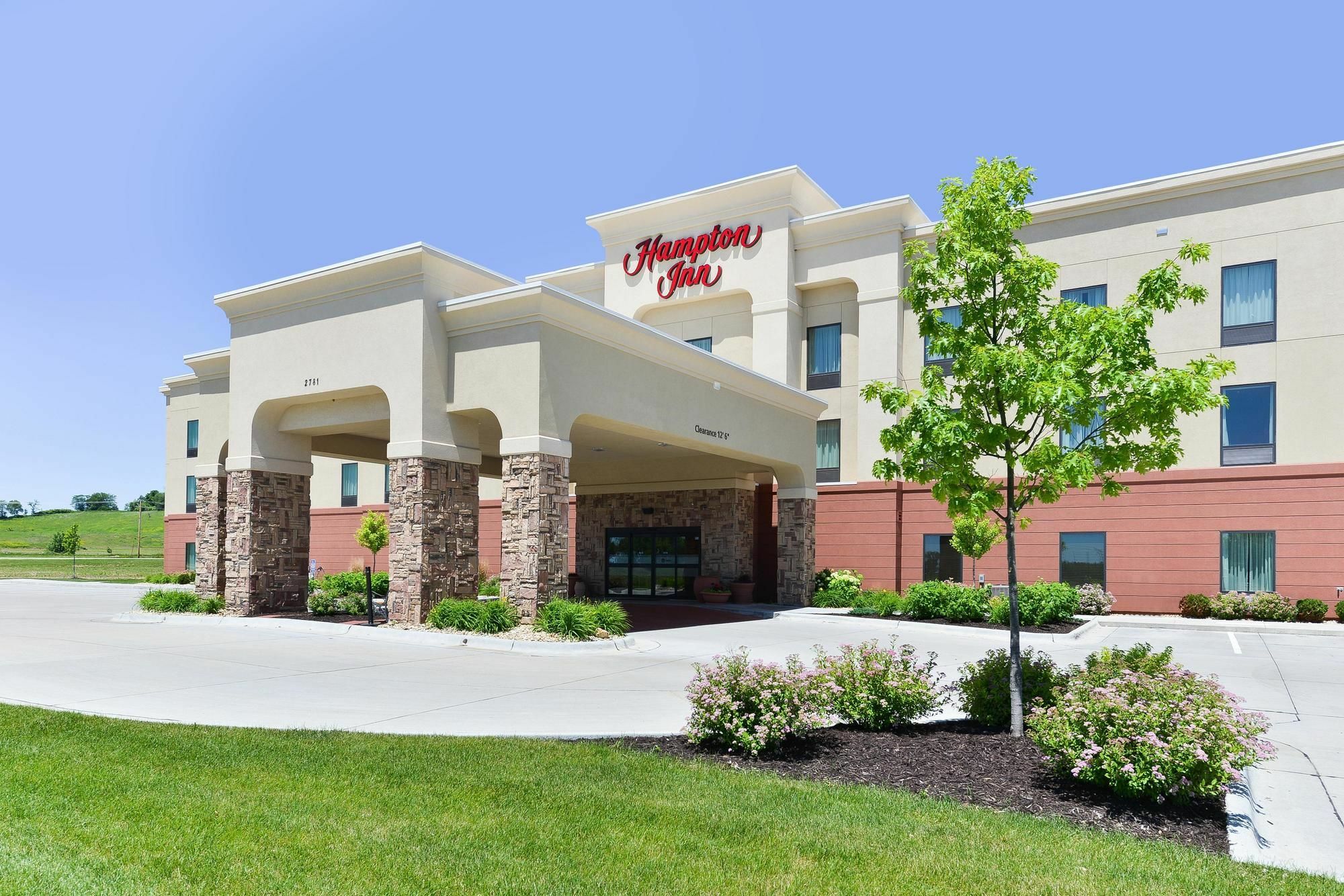 Hampton Inn Clinton Eksteriør bilde